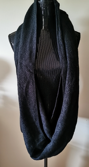 Modena Black Infinity Scarf - Picture 4 of 9